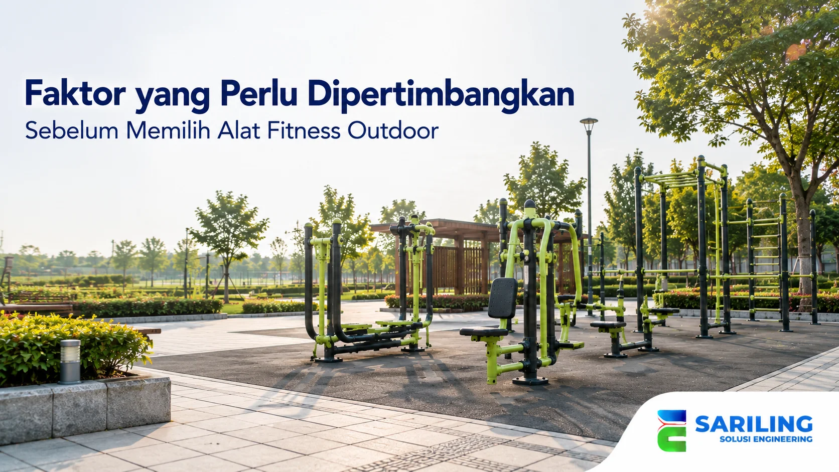 Area fitness outdoor dengan berbagai alat olahraga yang menggunakan material tahan cuaca untuk mendukung aktivitas fisik di ruang terbuka.